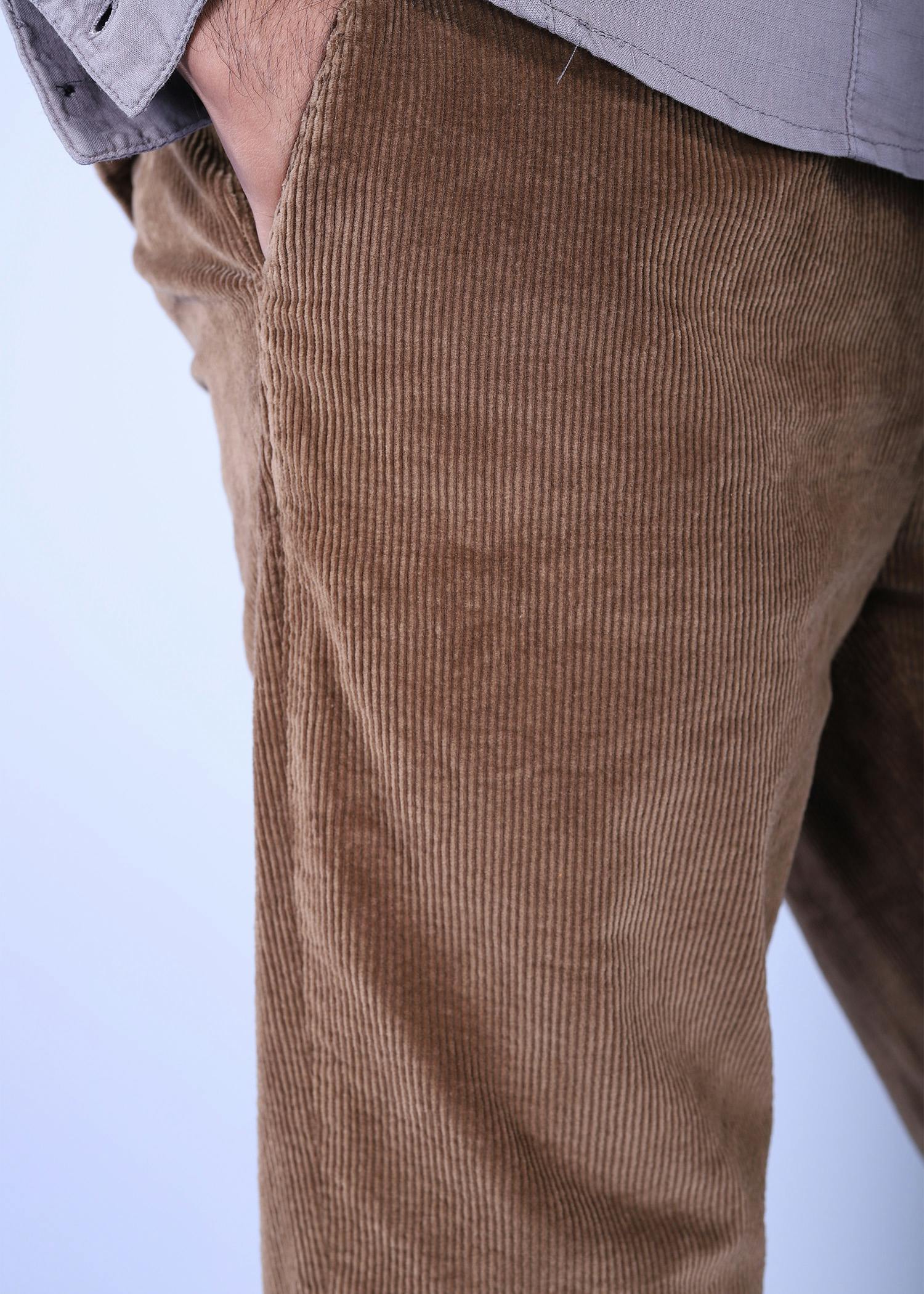 lisbon cord chino tobaco color close front view
