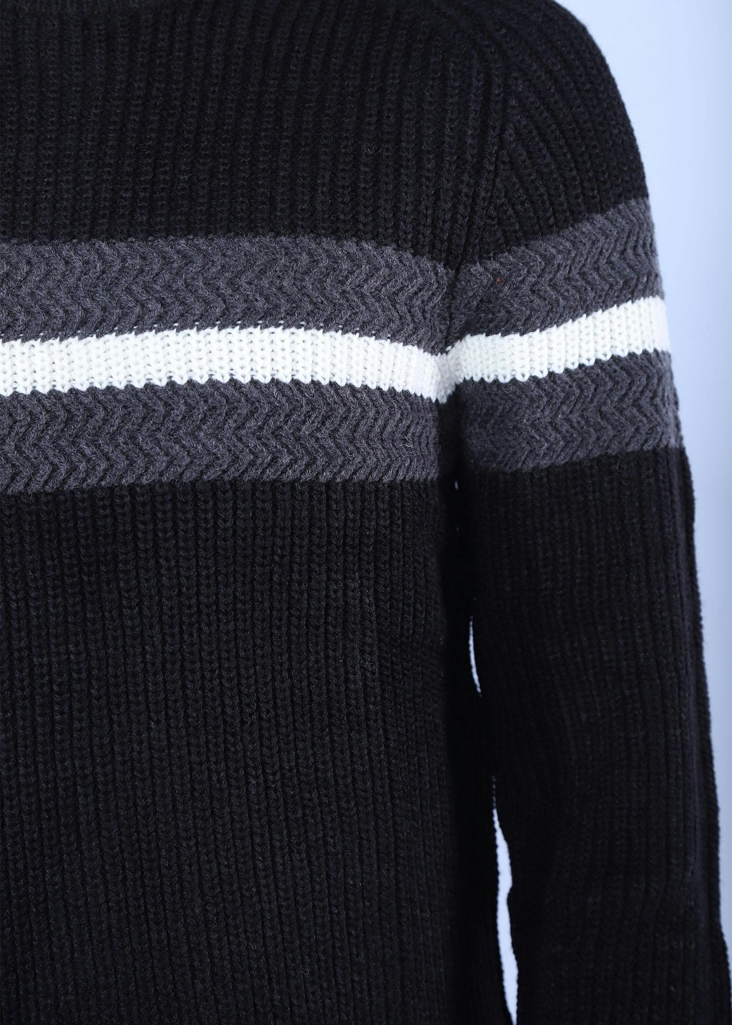 hillstar i sweater black color close front view