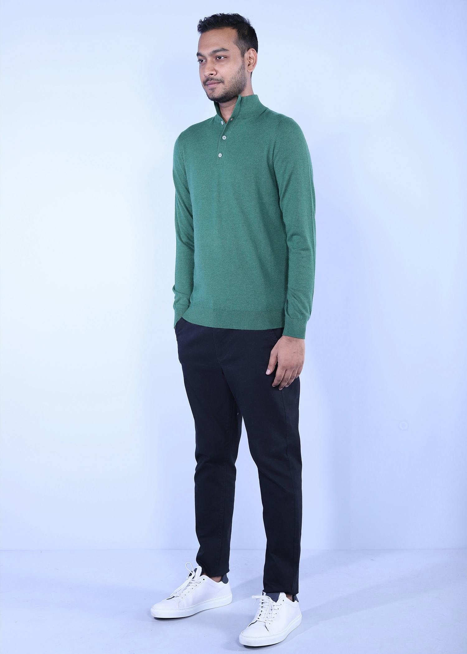 hornero i sweater green color side view