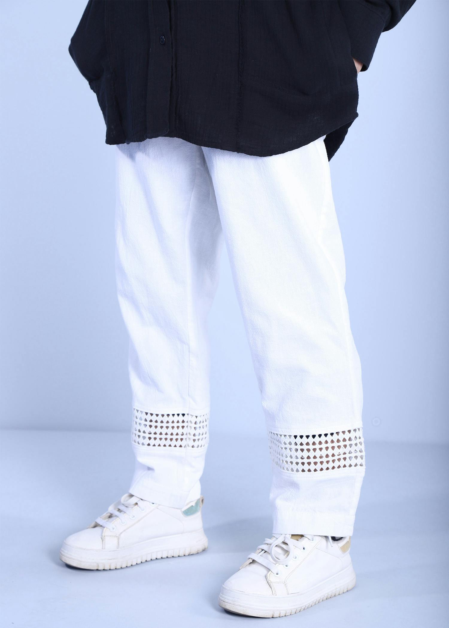 hiptage ladies sraight pant white color half side view